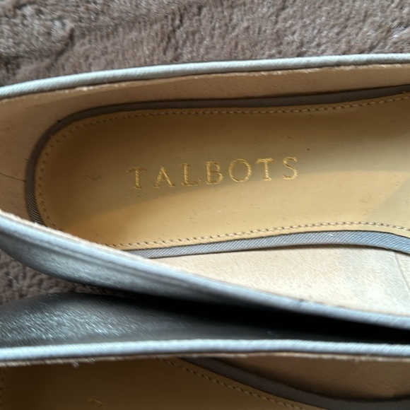 NWOB TALBOTS Ryan Quilted Metallic Silver Leather Flats Sz 6 - Picture 6 of 12